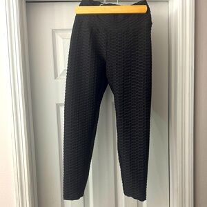 Women’s  Black Textured Leggings